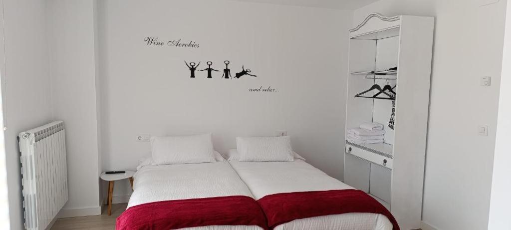 Hostal A La Sombra Del Laurel นาวาเรเต ภายนอก รูปภาพ