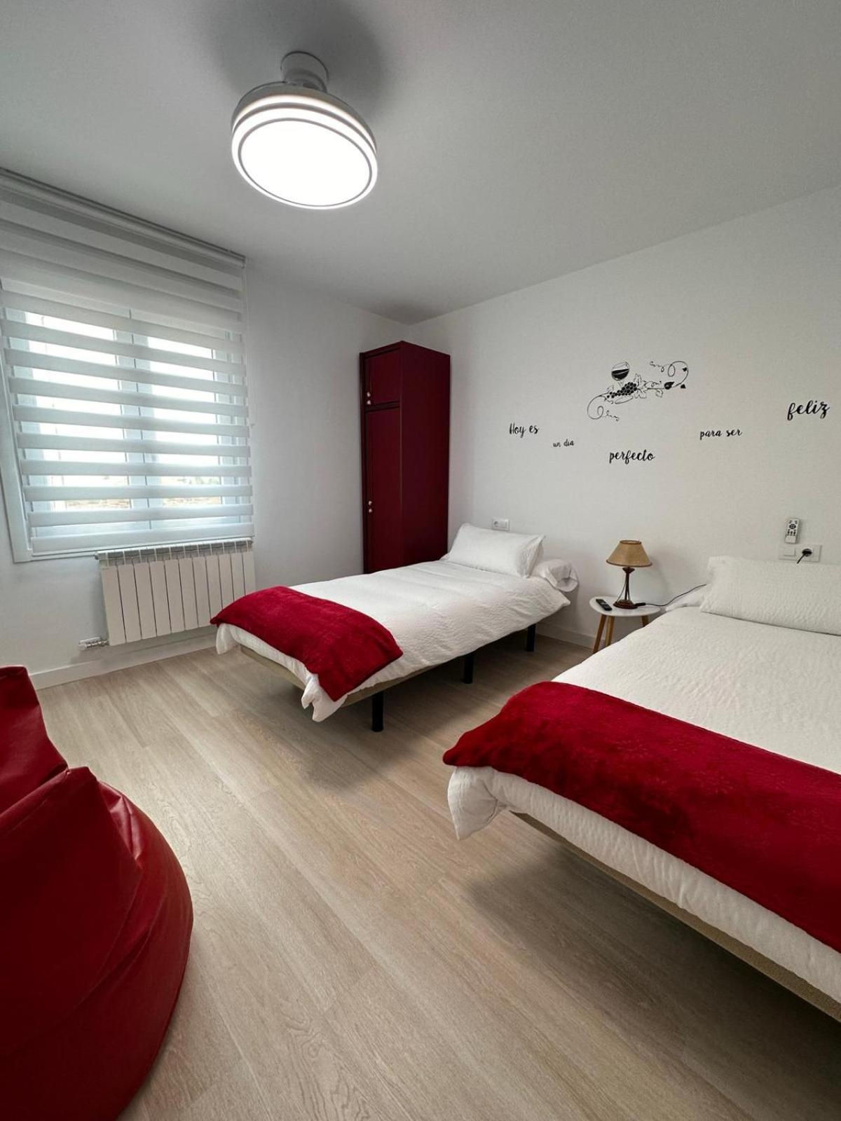 Hostal A La Sombra Del Laurel นาวาเรเต ภายนอก รูปภาพ