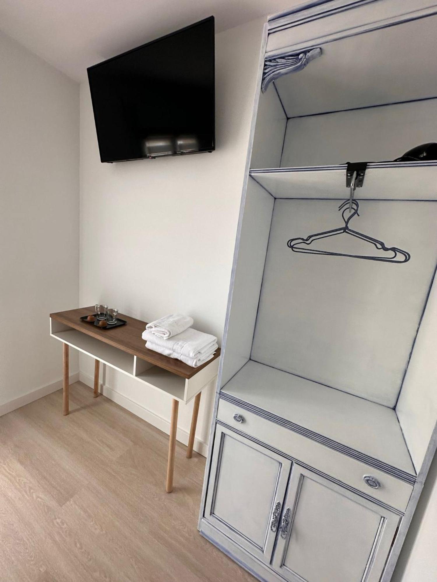 Hostal A La Sombra Del Laurel นาวาเรเต ภายนอก รูปภาพ