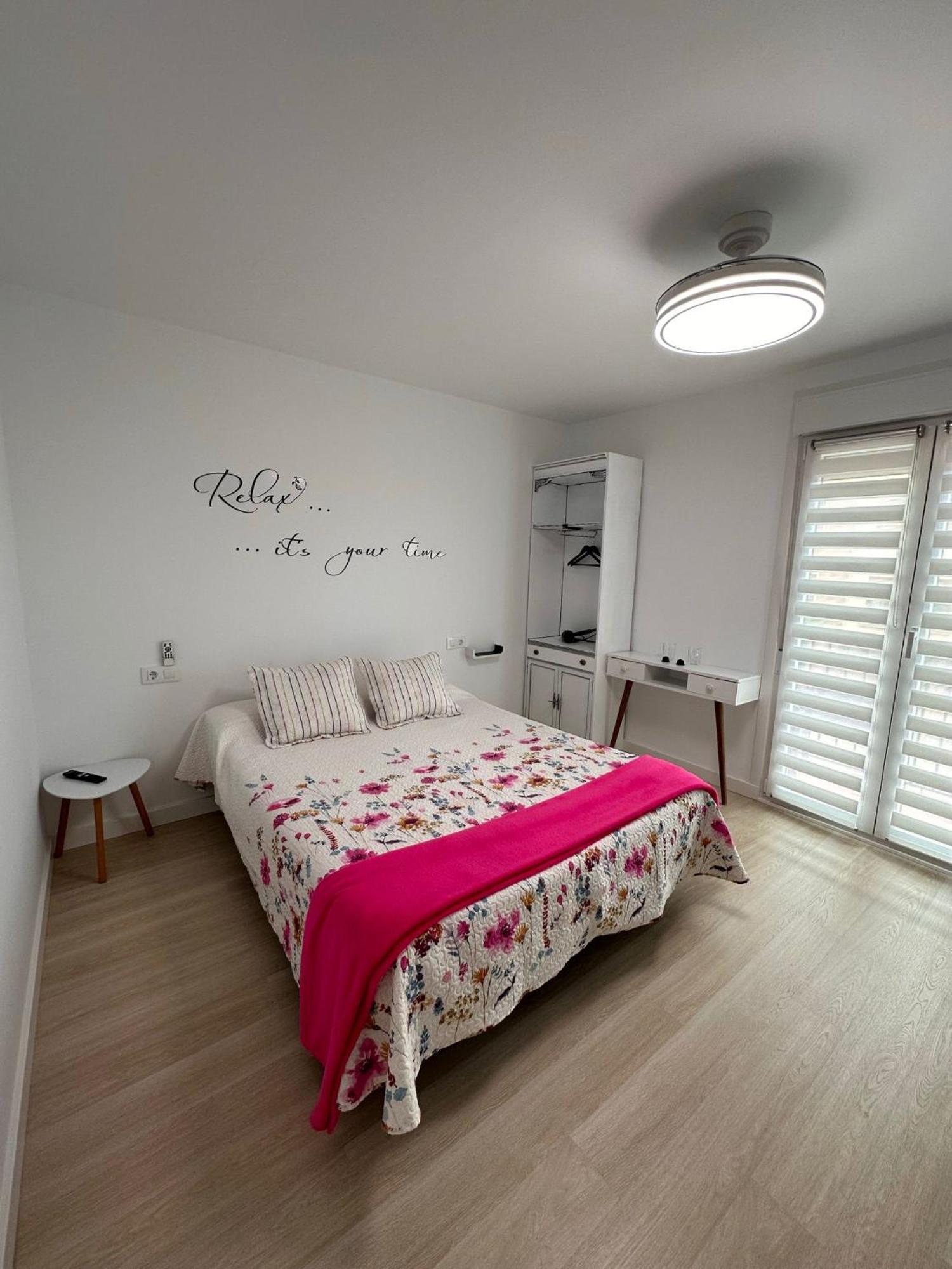 Hostal A La Sombra Del Laurel นาวาเรเต ภายนอก รูปภาพ